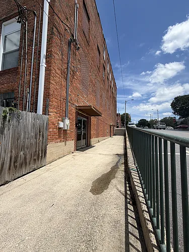 1004 C St Photo 1