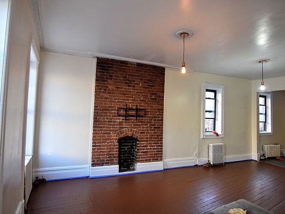 2nd image of 351 W 47th St #10