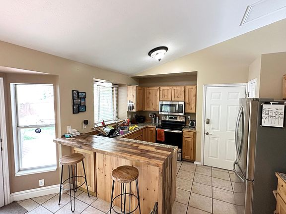 5th image of 898 E Granite Peak Dr