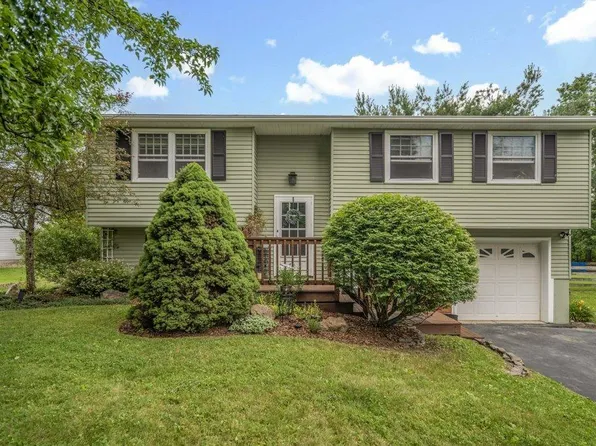 32 Greystone Dr, Dryden, NY 13053
