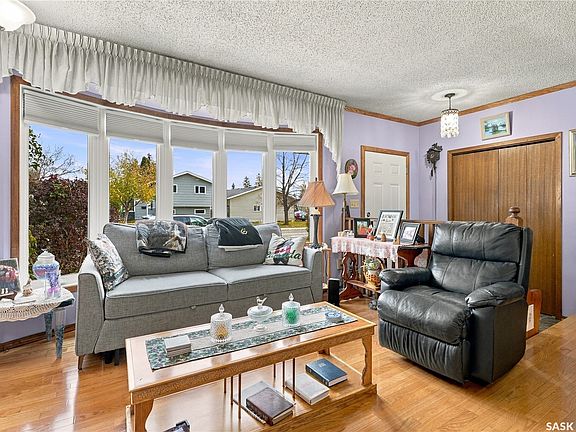 5th image of 374 Thain Crescent