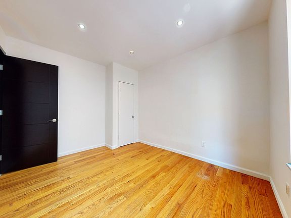 4th image of 964 Amsterdam Ave #2W