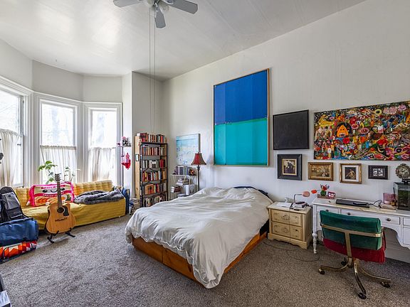 3rd image of 135 B St