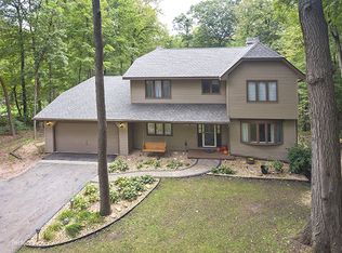 43W540 Tall Oaks Trl, Elburn, IL 60119