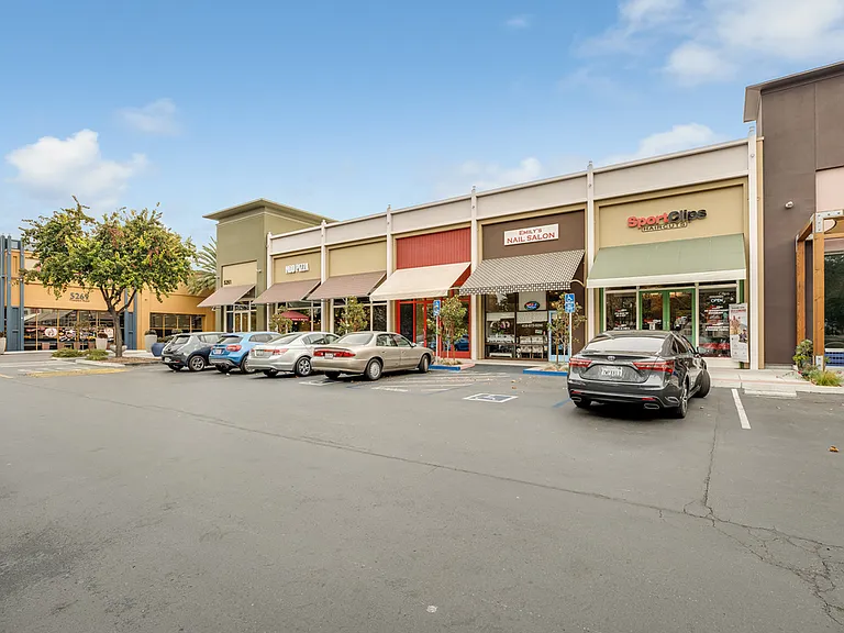 888 Golden Saratoga-Cupertino Apartment Homes — Photo 26