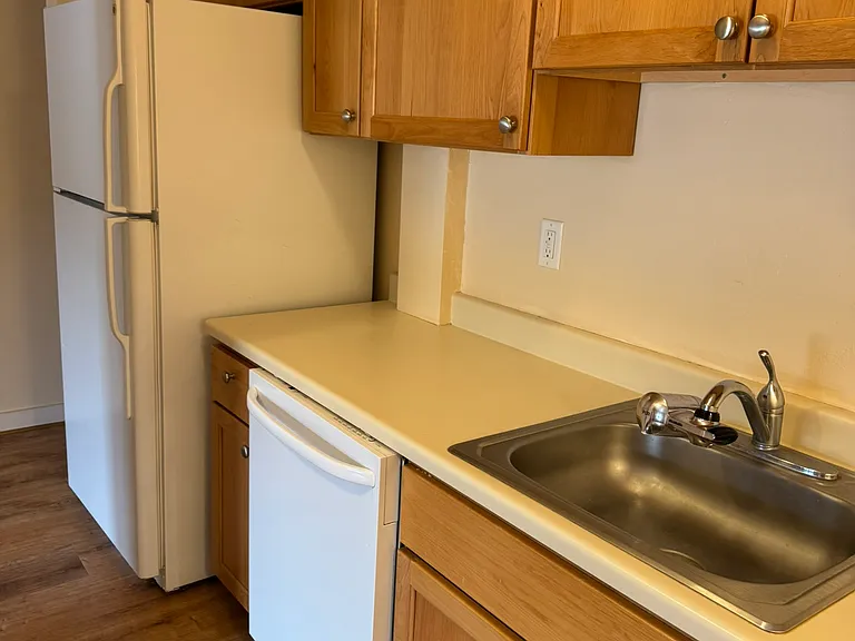520 Galena St #104 — Photo 8