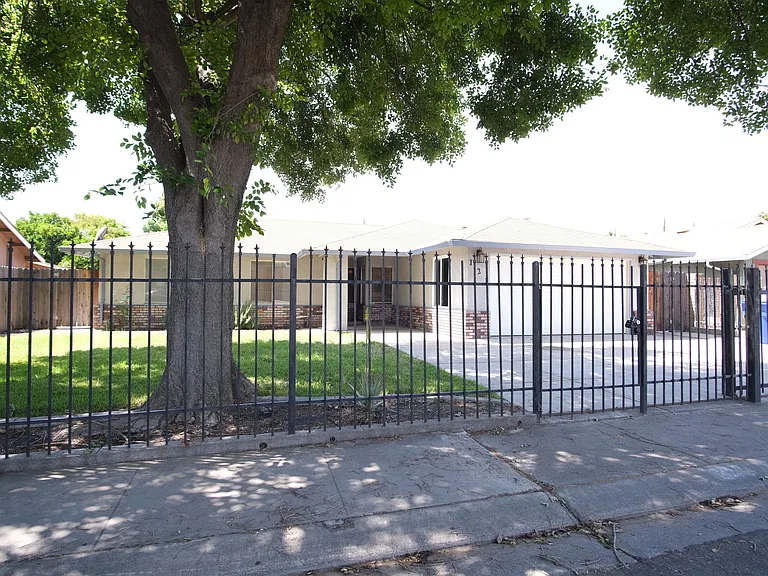 121 Eula Dr — Photo 18