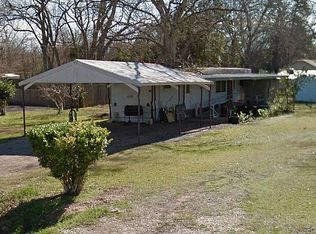 213 W Mulberry Ave, Wharton, TX 77488