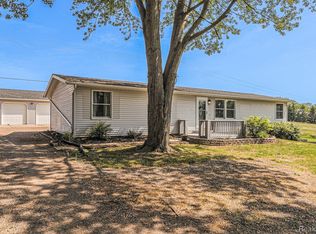 113 E Hibbard Rd, Owosso, MI 48867