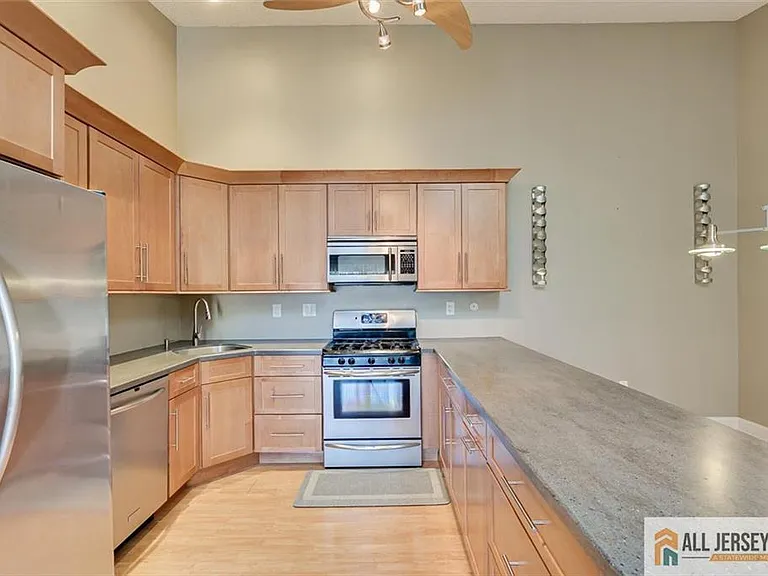 268 Kempsey Dr — Photo 11