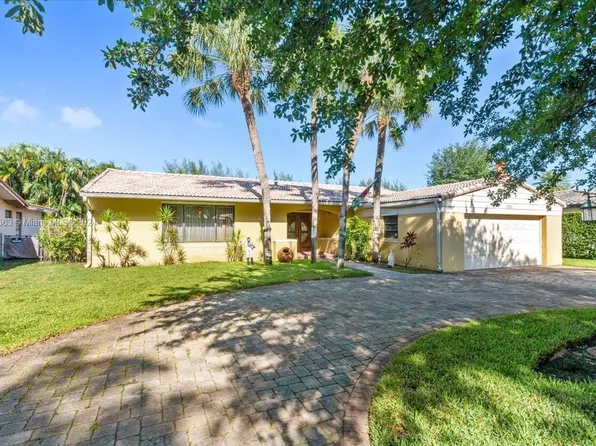 15321 Turnbull Dr, Miami Lakes, FL 33014