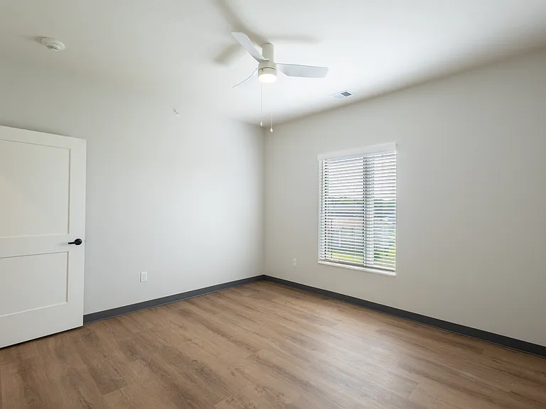 611 Carey Ave N #101 — Photo 4