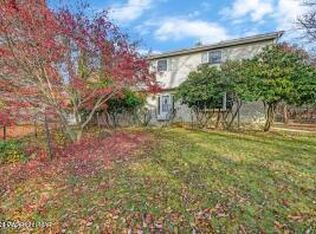 145 Gap View Cir, Bushkill, PA 18324