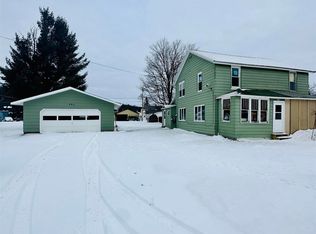 990 School St, Ishpeming, MI 49849