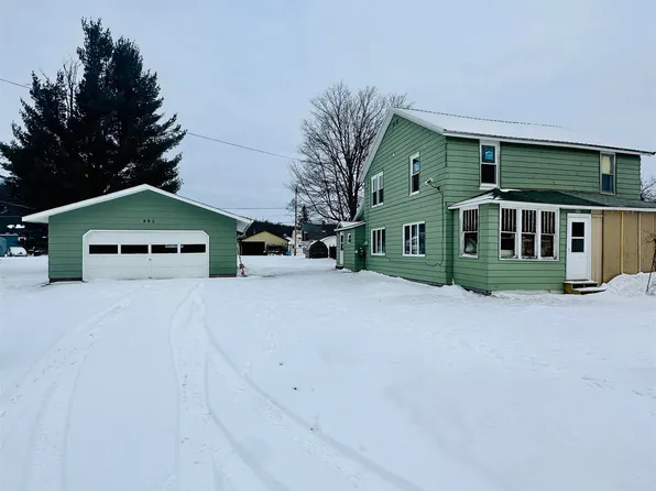 990 School St, Ishpeming, MI 49849
