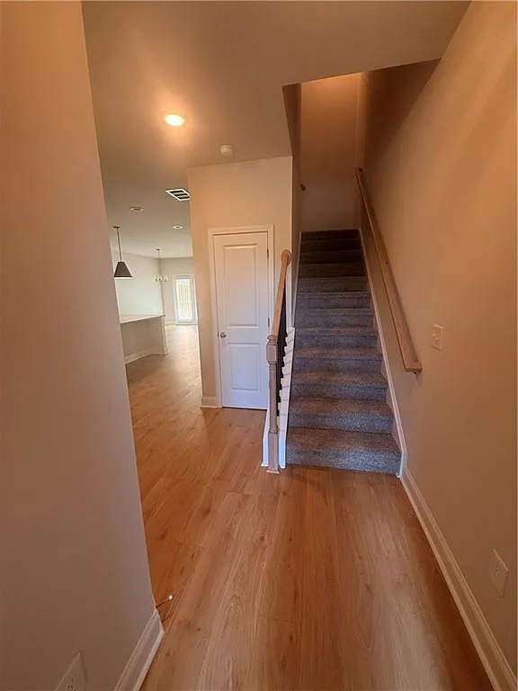 3 bed, 2.5 bath, 1990 sqft, $2,700 — Photo 3