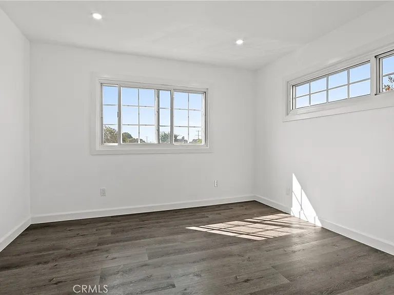 11006 S Truro Ave — Photo 17