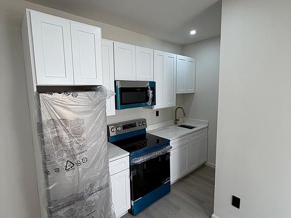 4th image of 3720 Westfield Ave APT B
