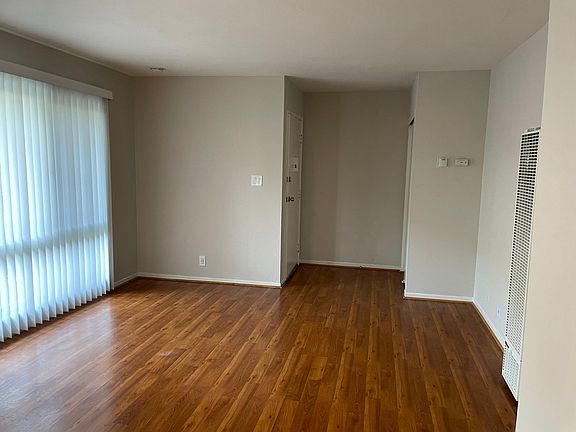 5th image of 650 E 17th St #14