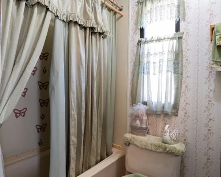 112 Fruster St #B — Photo 15
