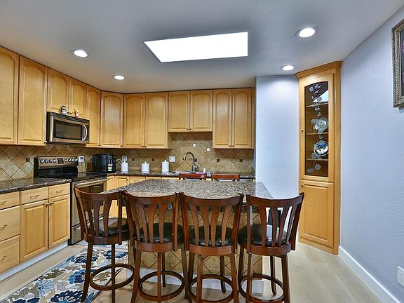 4th image of 740 Cahalan Ct