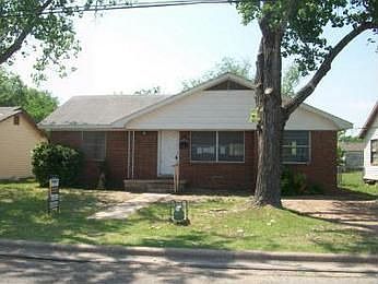 1st image of 2110 Waco St