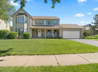 7107 Dada Dr, Gurnee, IL 60031