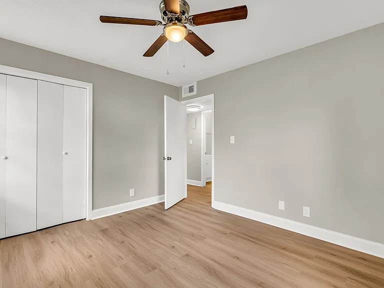 The Oaklyn — Photo 18