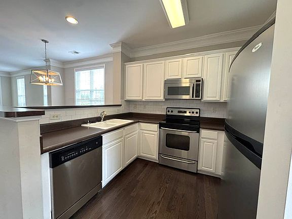 3rd image of 101 Quarter Ln