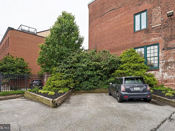 3rd image of 627 N 18th St #104
