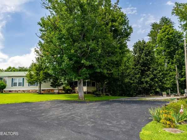 449 Mountain Thrush Dr, Townsend, TN 37882