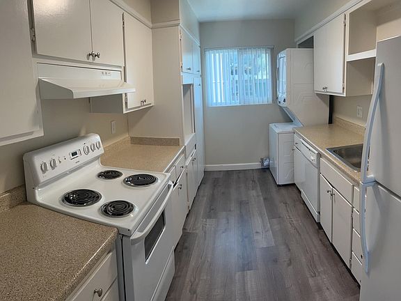 4th image of 4875 Manzanita Ave APT 27