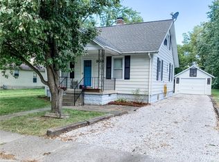 908 E Elm St, Olney, IL 62450
