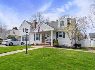 66 Ellery Rd, Waltham, MA 02453