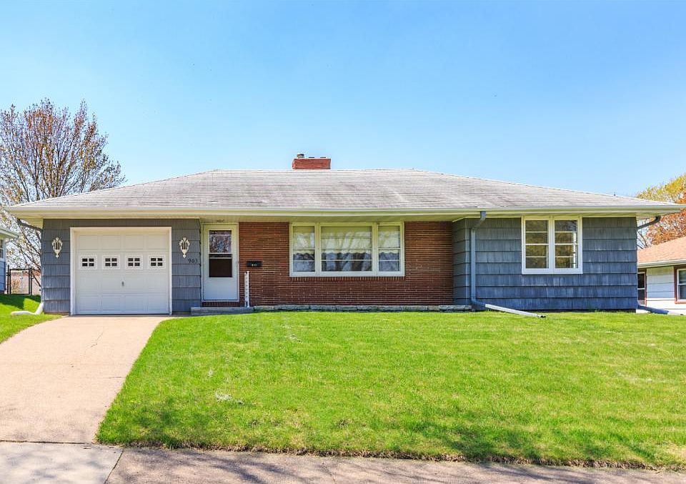 1st image of 903 Hall Ave