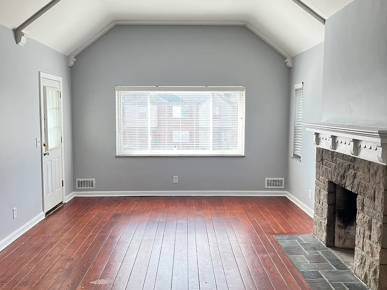 Greenview Pl — Photo 2
