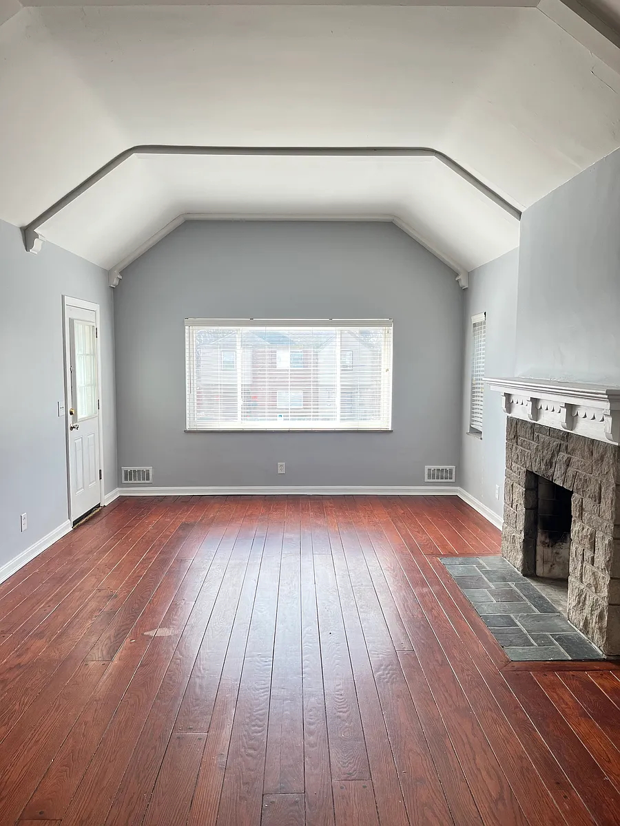 Building Photo - Greenview Pl