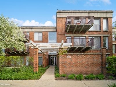 381 Kelburn Rd APT 116, Deerfield, IL, 60015