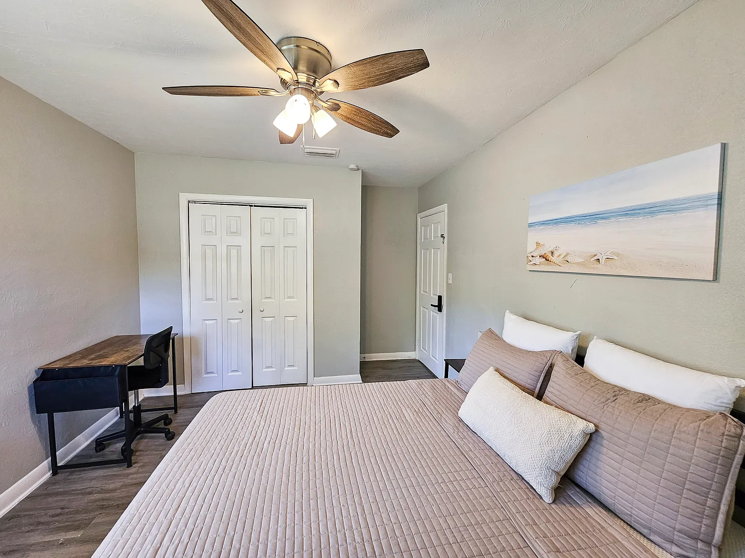 4 bed, 2.0 bath, 1482 sqft, $776 — Photo 3