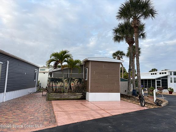 2nd image of 671 Galaxy Ln #192