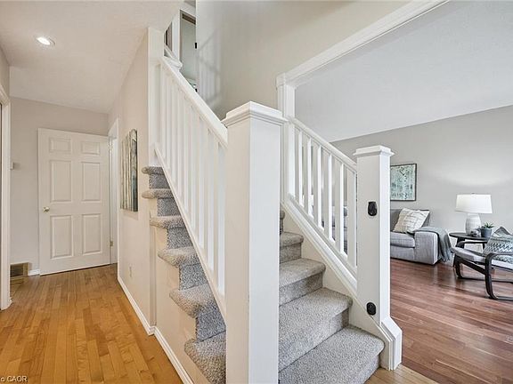 4th image of 143 Hillbrook Cres