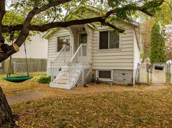12707 73rd St NW, Edmonton, AB T5C 0T1