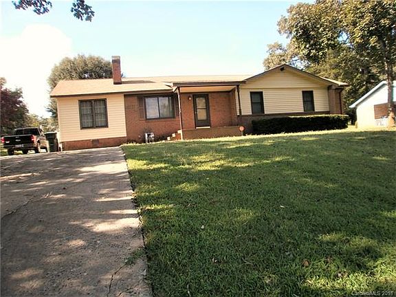 2nd image of 208 Monica Ln