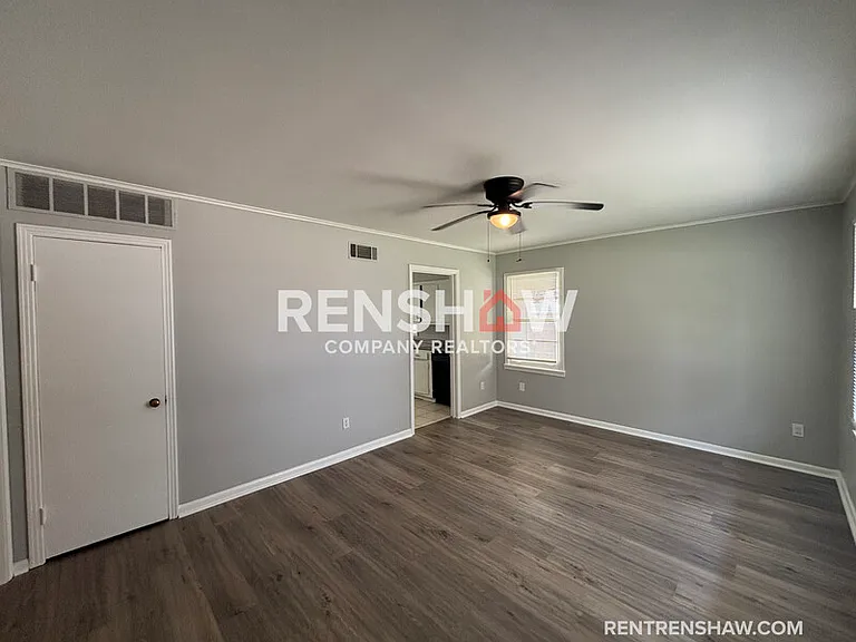 828 Harvey Cv — Photo 11