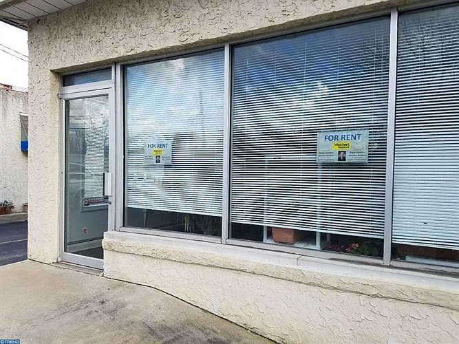 2nd image of 850 W High St