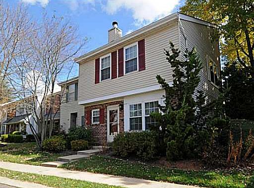 1st image of 407 McDowell Dr