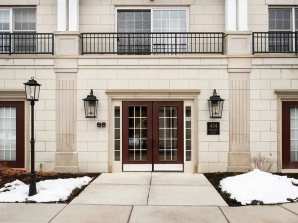 (undisclosed Address), Clarendon Hills, IL 60514