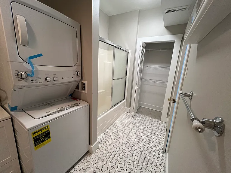 1008 Kenilworth Ave #1 — Photo 5