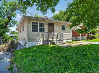 1225 Lakeview Ave, Saint Louis, MO 63138