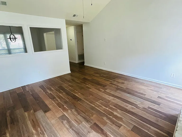 2214 Pepperidge Dr — Photo 4